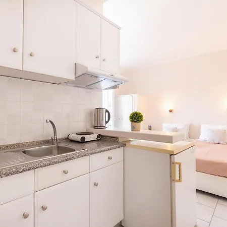 Albatross By Konnect, Corfu * Ipsos